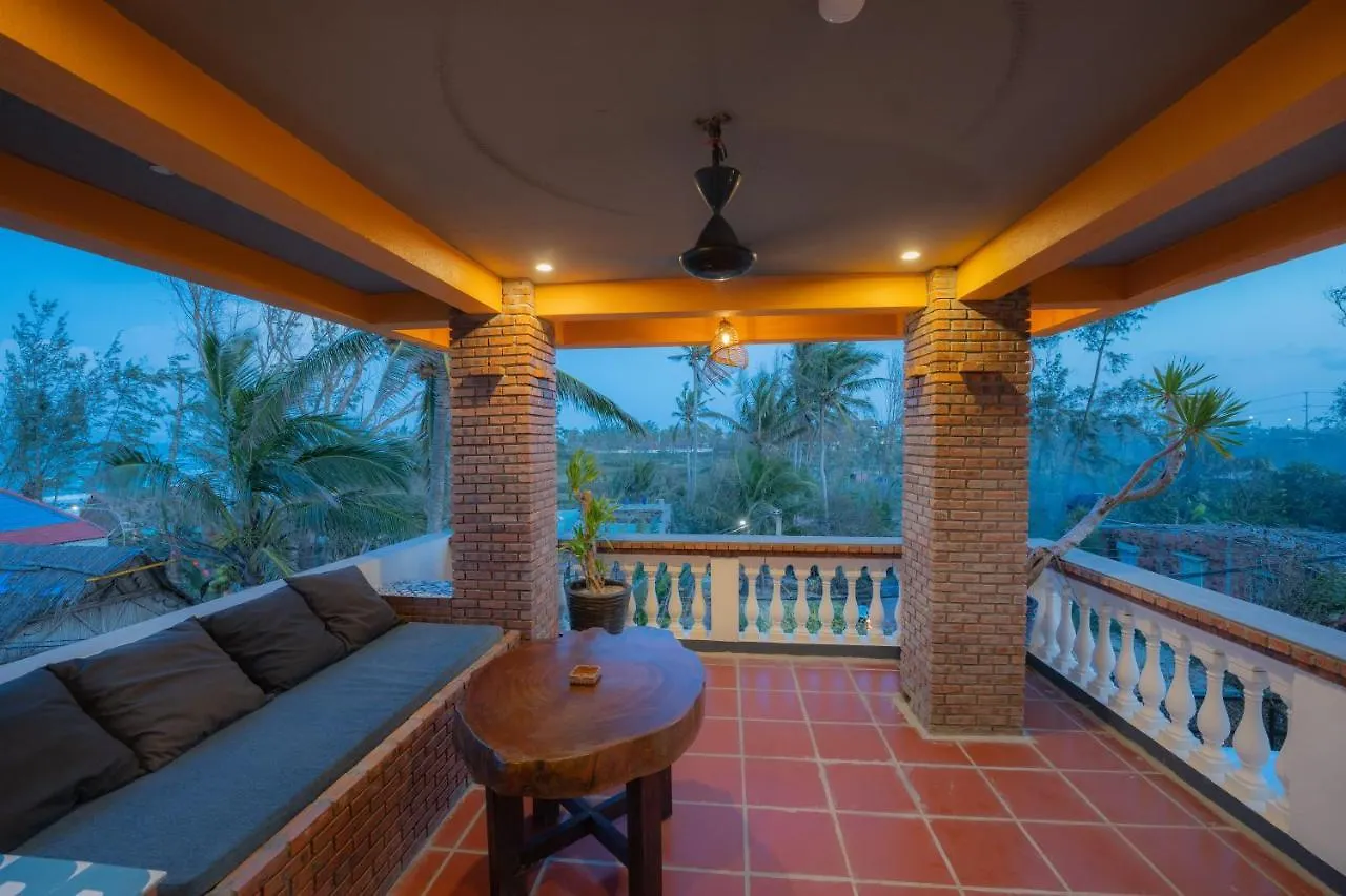 Hidden Beach Pool Villas 会安