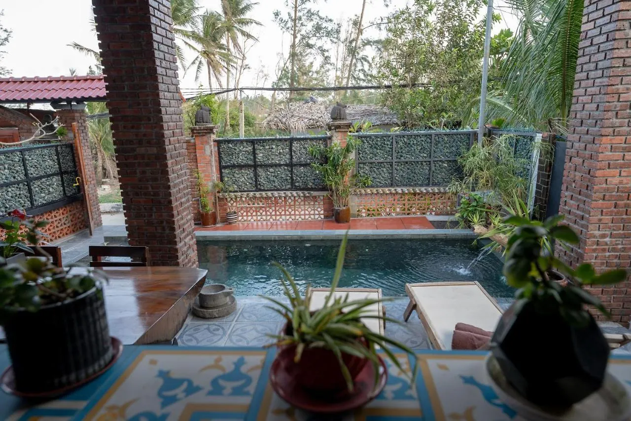 Hidden Beach Pool Villas 会安